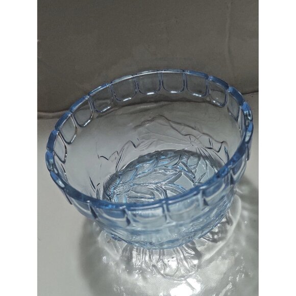 Vintage KIG Blue Glass Lidded Candy Jar Floral Lid Design 4" Tall x 4 1/2" dia. - Picture 3 of 8